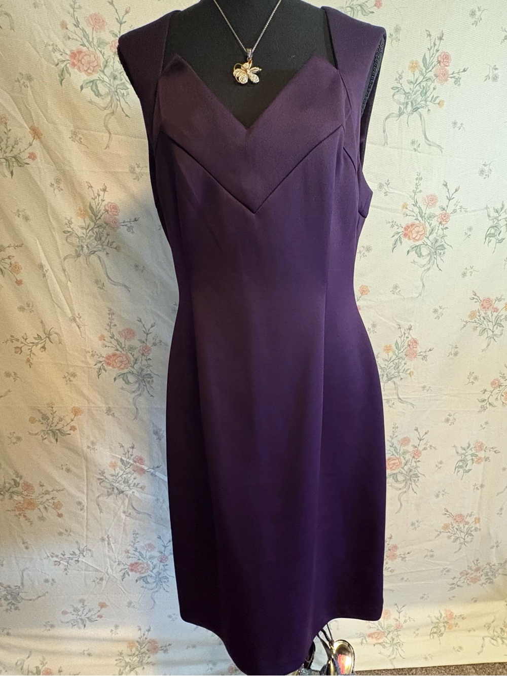 Elegant Purple Sleeveless V-Neck Dress